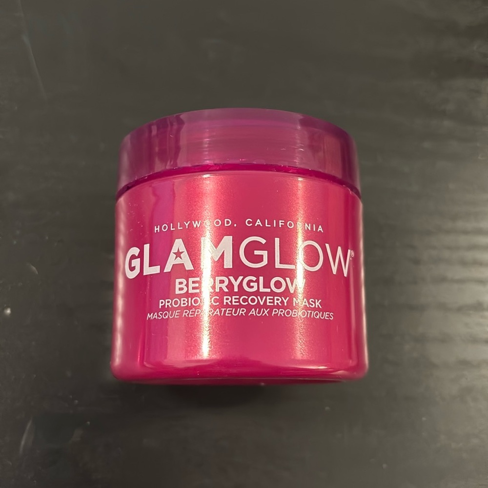 Glam Glow Berryglow probiotic recovery mask